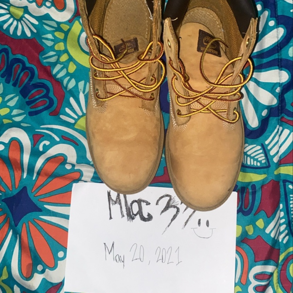 Timberland 6 Inch Boot - Size 7